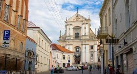 Вы узнаете много необычного о величественных барочных храмах, украшающих перспективы многих улиц вильнюсского Старого города.
